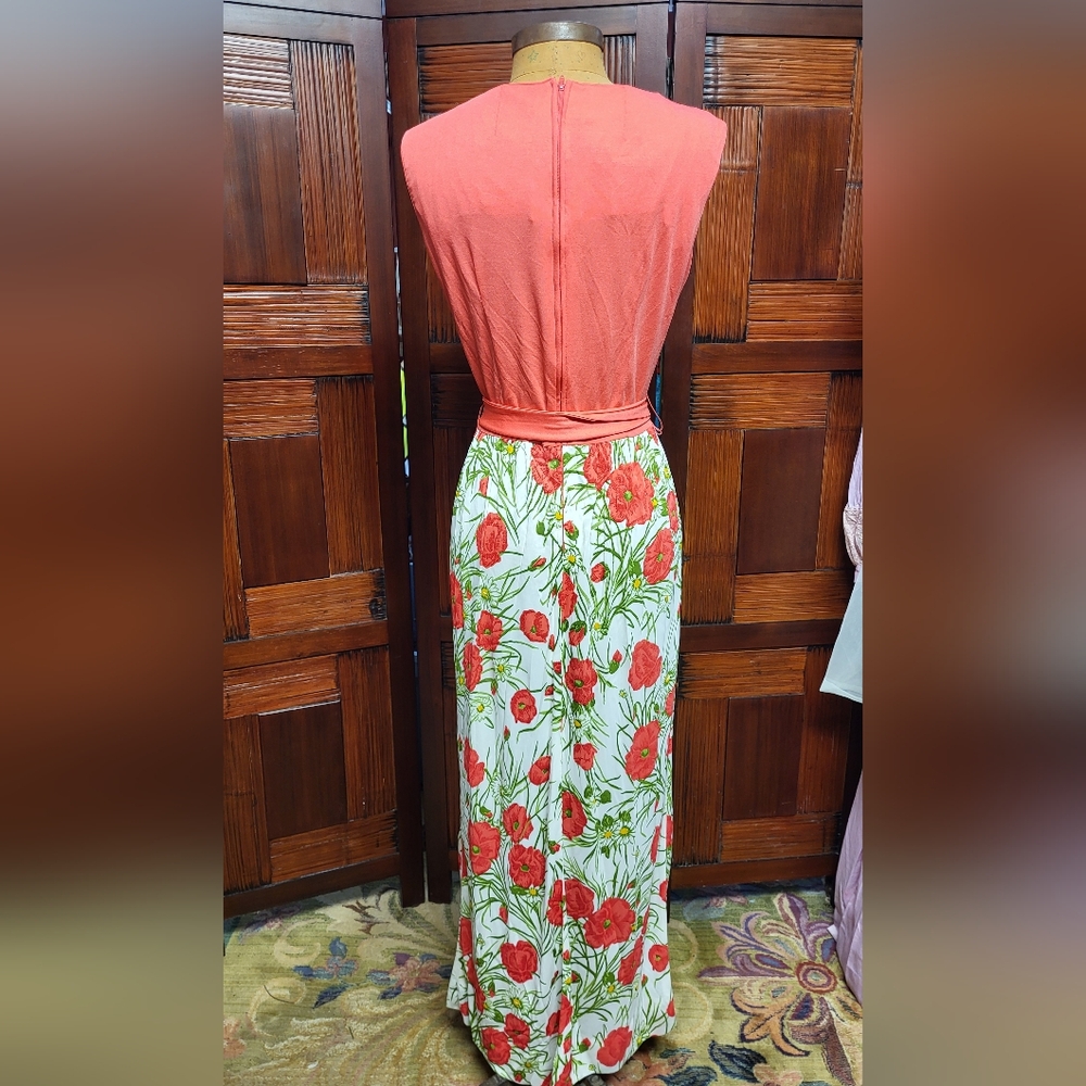Woman's Vintage Serbin By Muriel Ryan Sleeveless Coral and Floral Maxi Dress - Picture 5 of 14